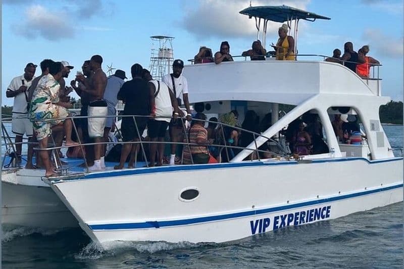 Hip Hop Beat et DJ en direct, bateau de fête réservé aux adultes et boissons gratuites