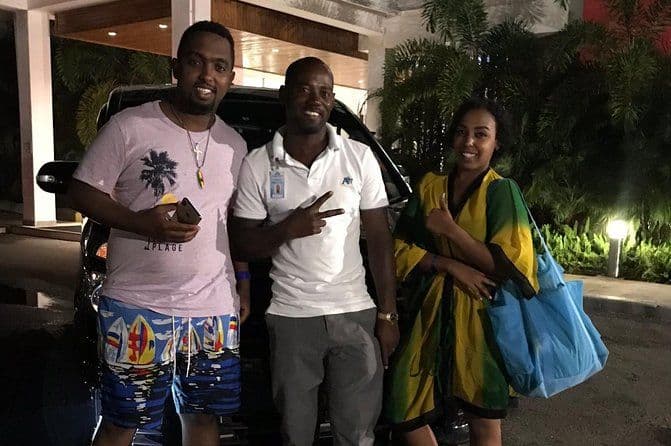 Explorez, Montego Bay met en valeur City Tour et shopping.