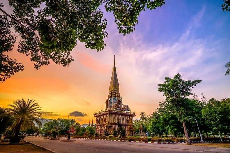 Visite d'une demi-journée de la ville de Phuket avec VTT