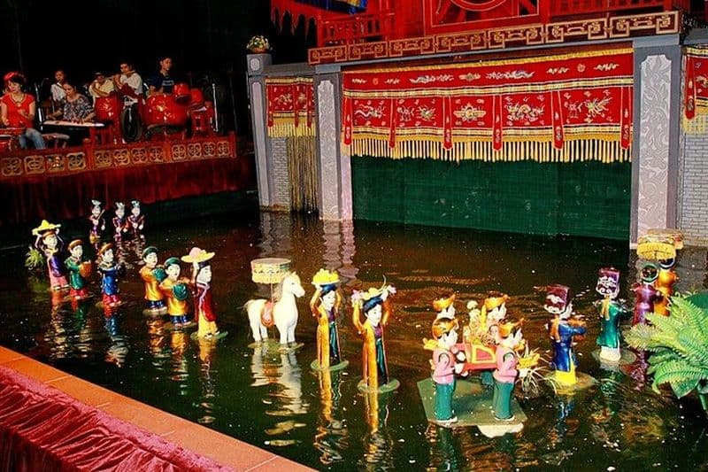 Spectacle de marionnettes aquatiques au Golden Dragon Theatre