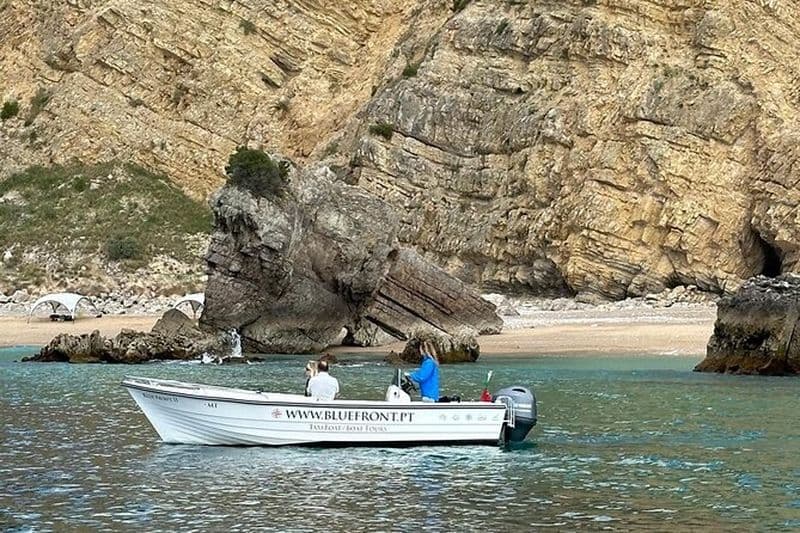 Bateau-taxi pour la plage de Ribeiro do Cavalo à Sesimbra