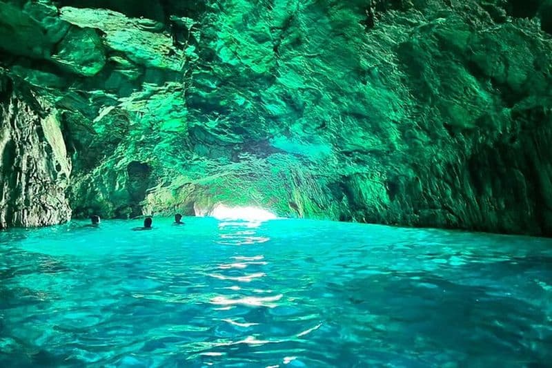 Billet Hiking in the Calanques National park from Marseille