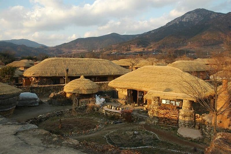 Visite privée du village folklorique, de la forteresse de Suwon hwaseong, de la céramique d'Icheon