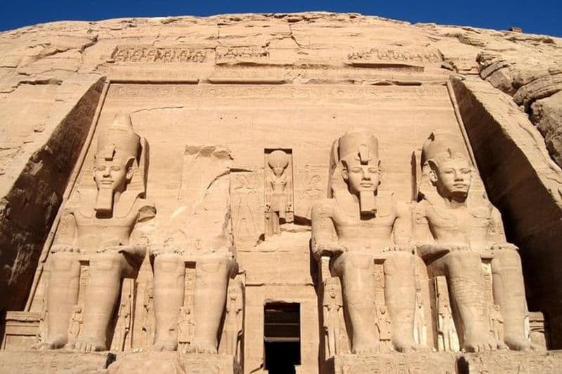 Temples d'Abou Simbel par véhicule privé climatisé