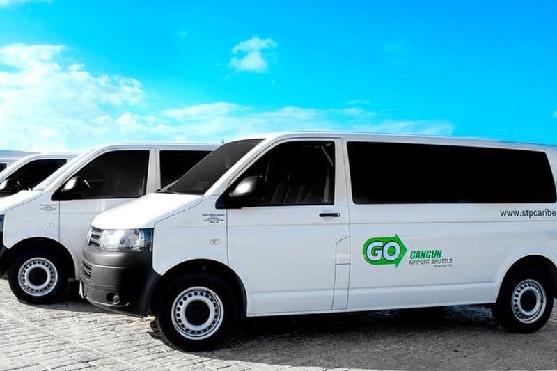 Arrivées en minibus privé avec Wi-Fi à bord depuis l'aéroport de Cancun