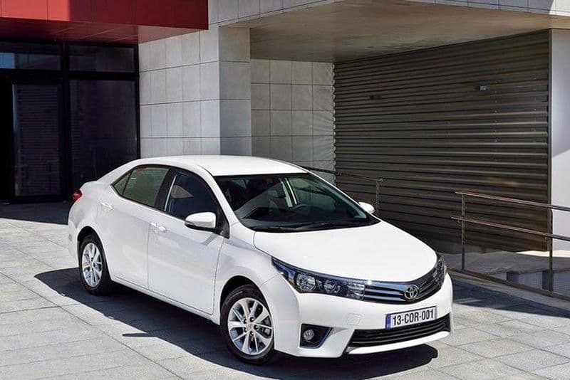 Transfert aéroport (depuis les hôtels de Ho Chi Minh à l'aéroport) Voiture privée 4 places