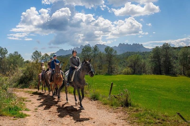Montserrat à cheval et visite en petit groupe du monastère