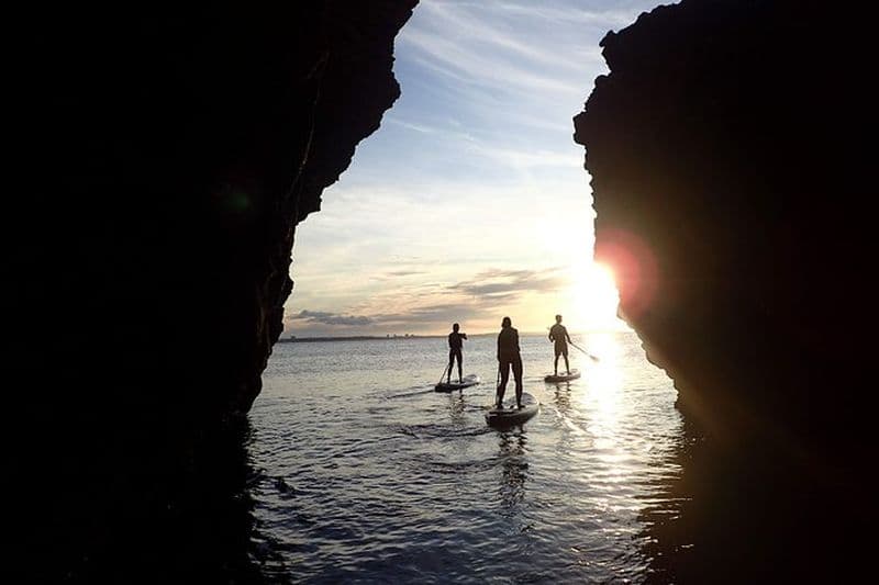 Stand Up Paddle Sunrise Caves Tour à Lagos - prise en charge dans la région d'Aljezur