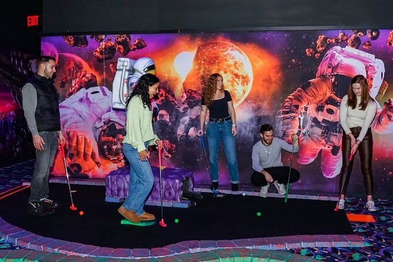 Billet de mini-golf intérieur American Dream Black Light