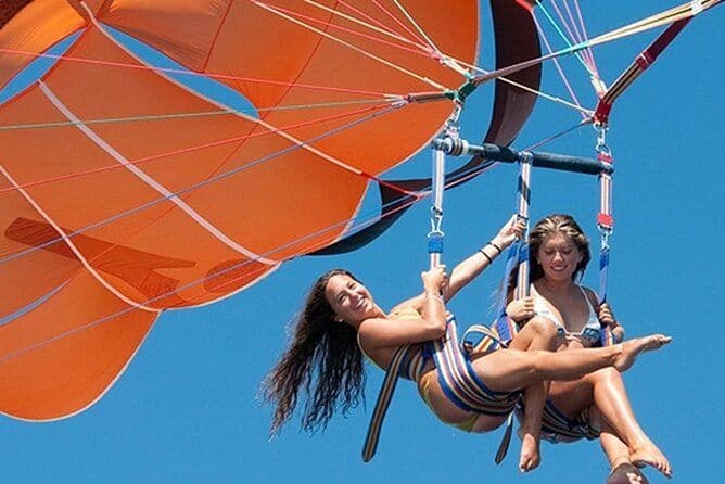 Balade aventureuse en parachute ascensionnel à Dubaï avec vue sur Palm Jumeirah