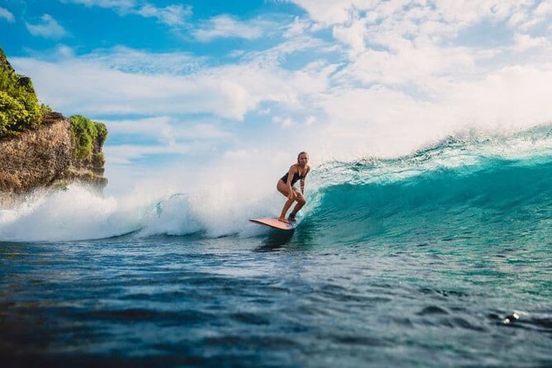 Cours de surf privés sur la plage de Macao