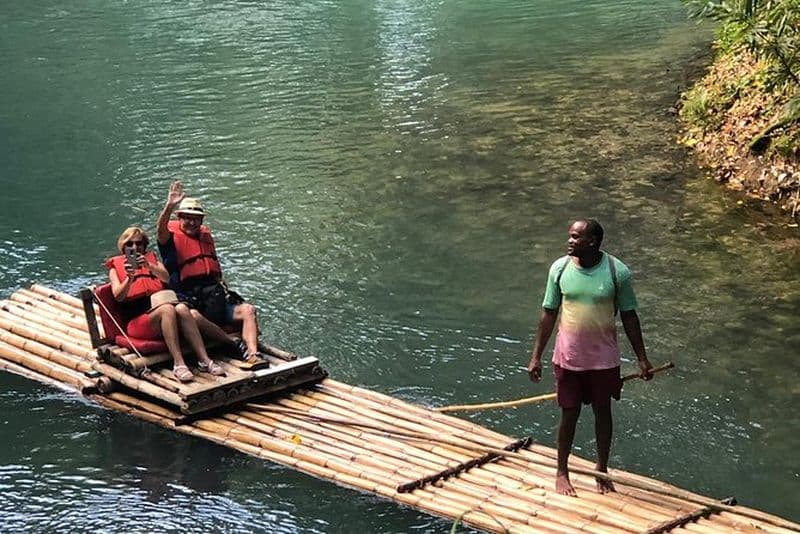 Jamaïque Martha Brae Rafting en bambou avec transport en bus