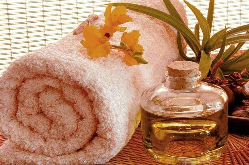 Massage aux pierres chaudes et aux huiles végétales de 75 min à Pokhara