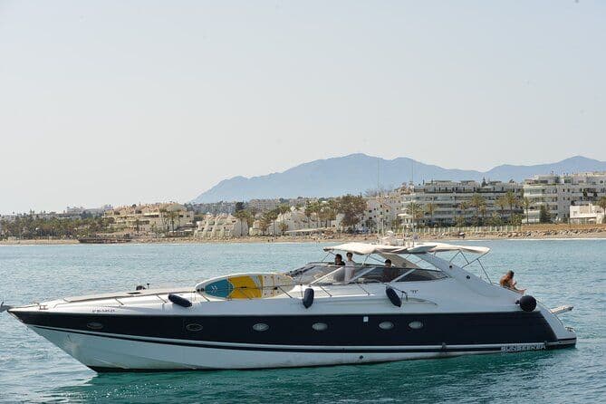 Expérience en yacht privé avec jet ski inclus et sports nautiques