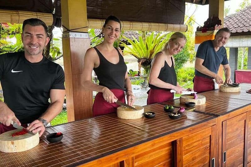 Cours de cuisine à Ubud avec prise en charge facultative de la visite du marché incluse