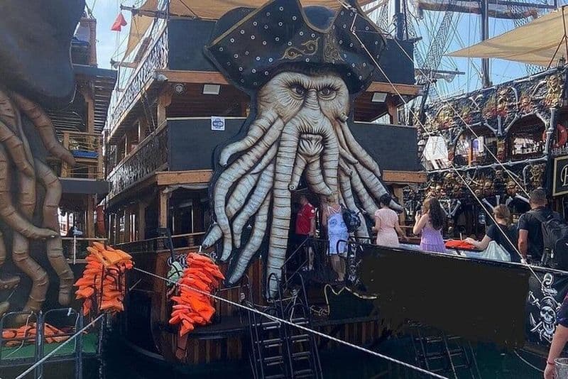 Antalya Pirate Boat Tour avec déjeuner et boissons non alcoolisées gratuites