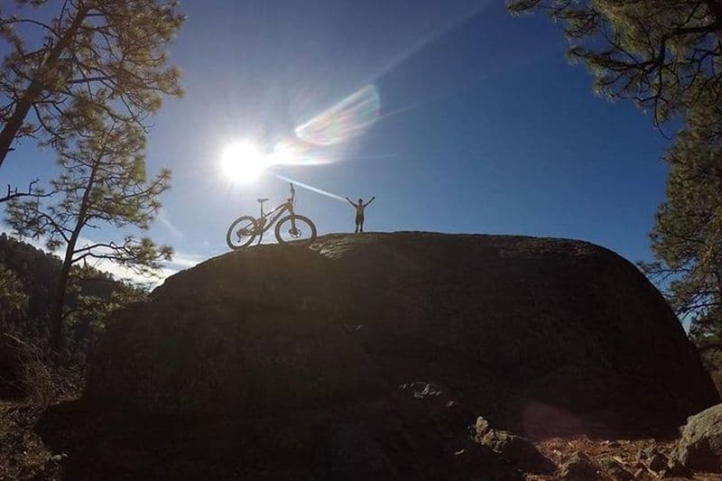 Tour de VTT dans la forêt de La Primavera