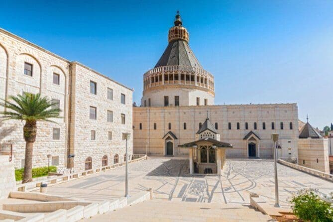 Visite à pied romantique à Nazareth pour les couples