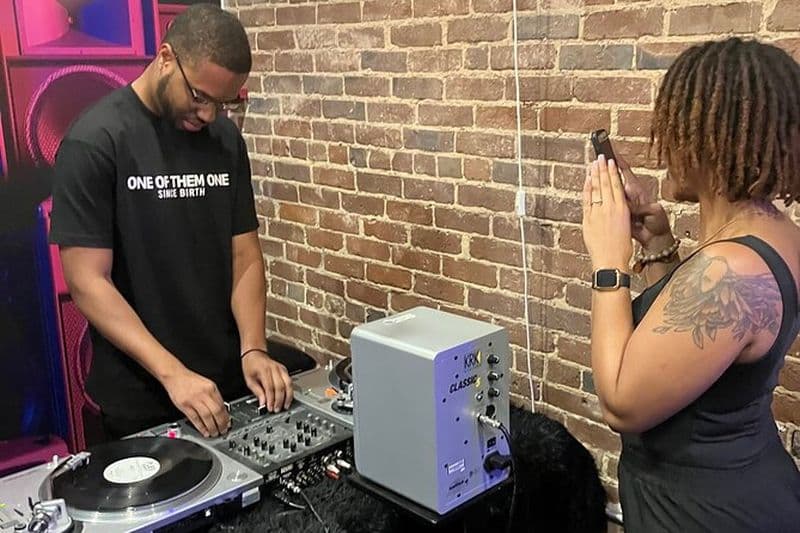 Guided Vinyl DJ Experience