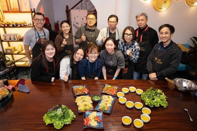 Cours de cuisine en groupe dans une villa locale avec visite du marché (boissons à volonté)