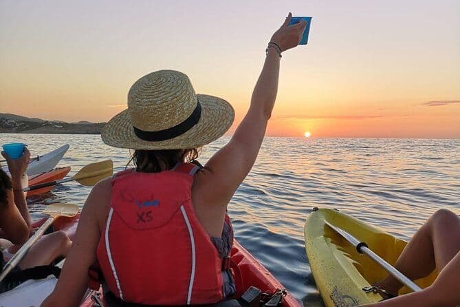 Kayak au coucher du soleil Ibiza, Espagne