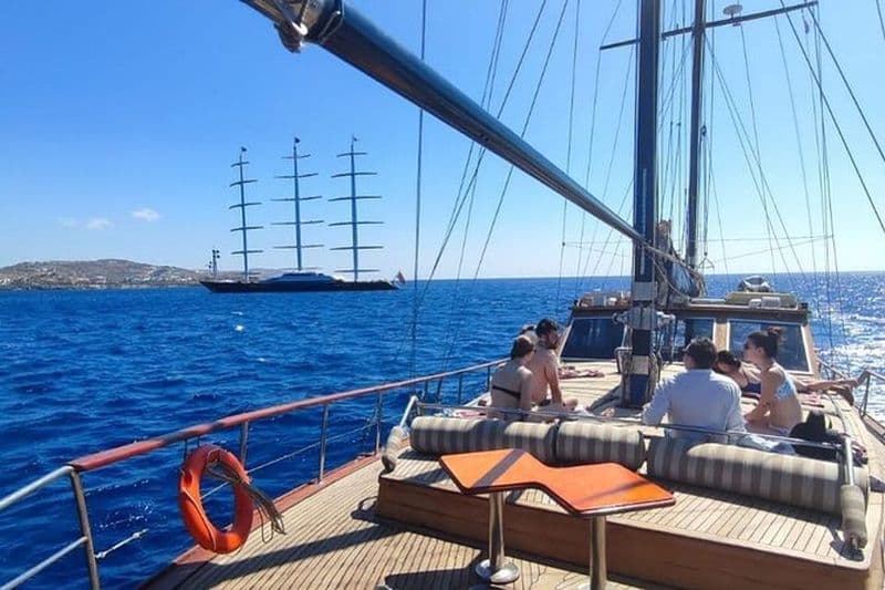 Croisière en voile Mykonos partagée vers Délos et les îles Rhénanies