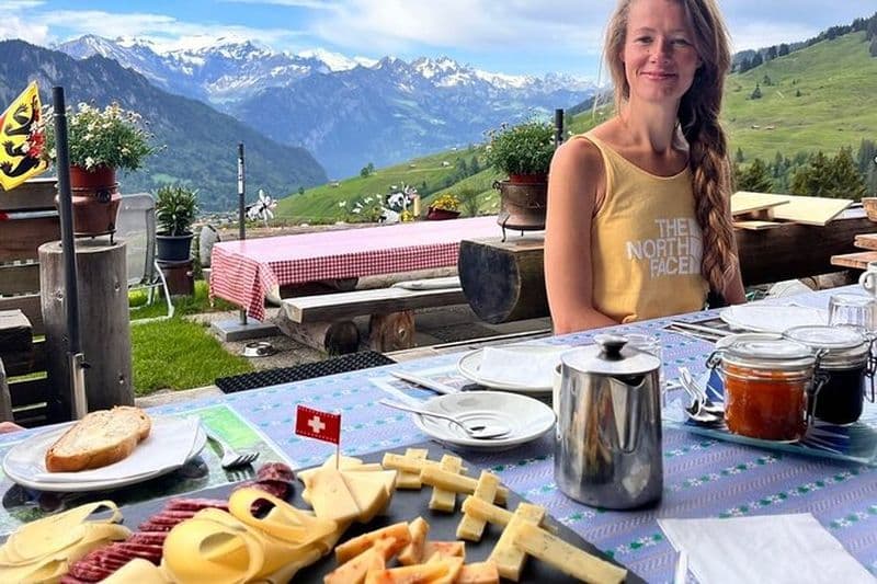 Visite d'une ferme laitière alpine et atelier de fabrication de fromage