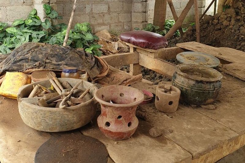 Cours de fabrication de poterie traditionnelle à Arusha