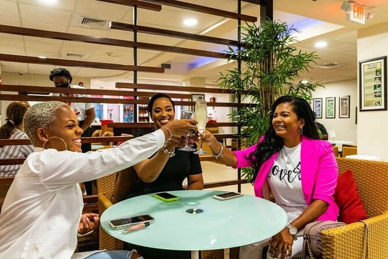 Club Kingston VIP Lounge & Entrée prioritaire au Norman Manley