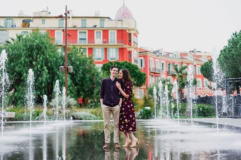 Séance de photographie privée de vacances avec un photographe local à Nice
