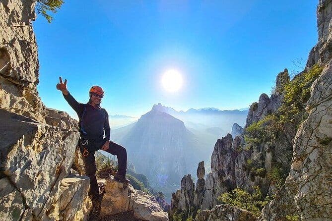 Randonnée Escalade Et Descente En Rappel Dans Le Nid Des Aiglons
