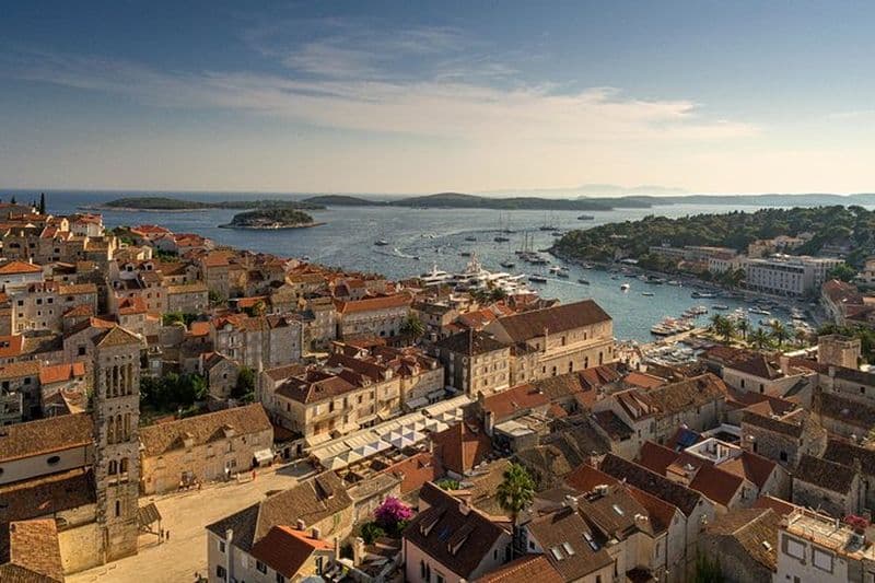 Visite à pied de la ville de Hvar