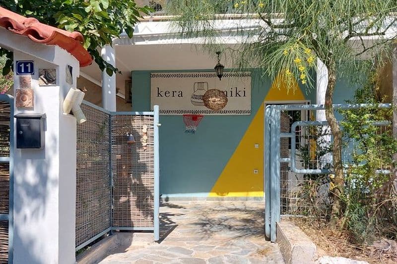 Ensemble pour jeunes adultes et ateliers de céramique gratuits Artemida