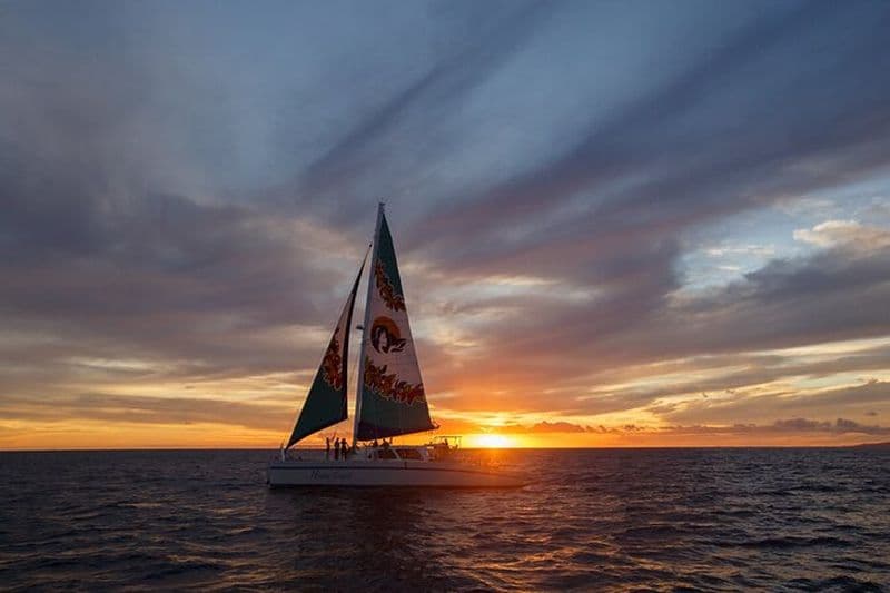 Waikiki Signature Sunset Catamaran Voile