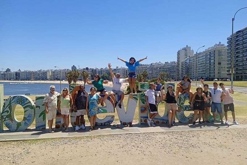Visite de Montevideo pour les bateaux de croisière en petits groupes.