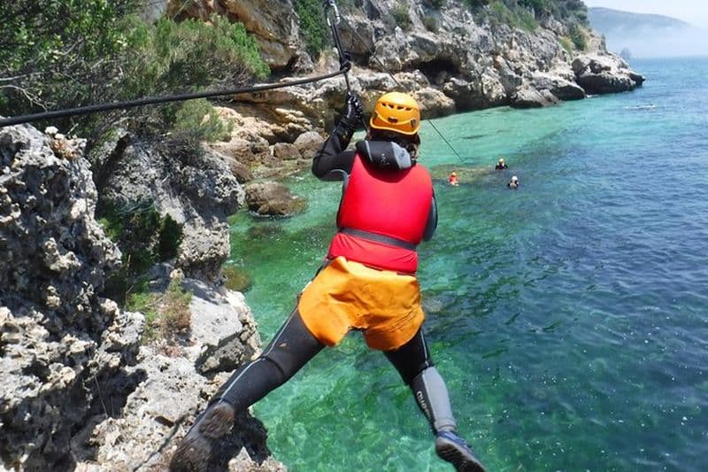 Coasteering à Portinho da Arrábida