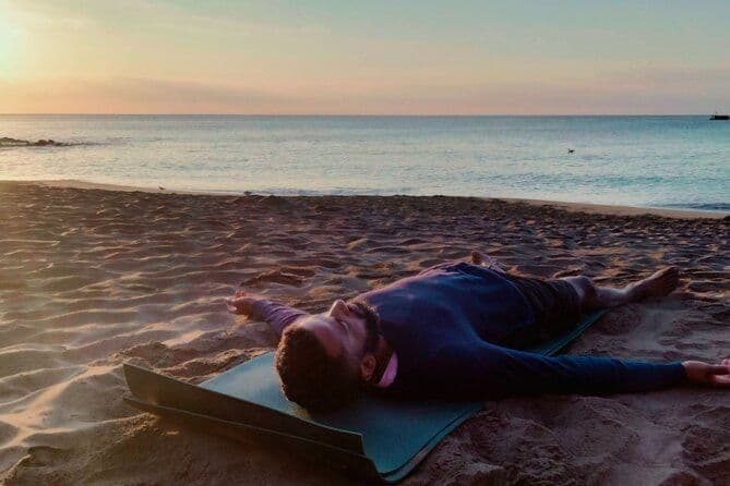Cours de yoga privés sur de superbes plages à Lanzarote Coucher de soleil, lever de soleil, à tout moment