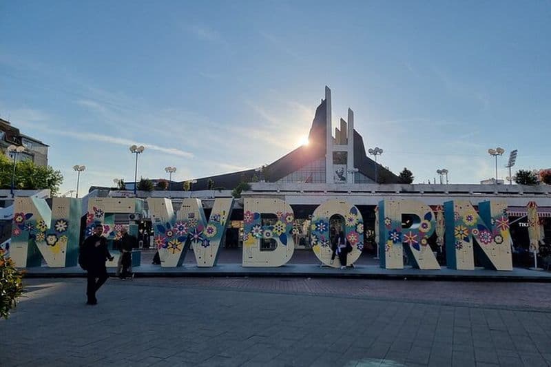 Visite à pied de Prishtina à la cathédrale de Mère Teresa