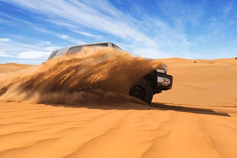 Dubaï : Morning Pick/Drop 4x4 Red Dunes Drive Camel & Sand Surfing