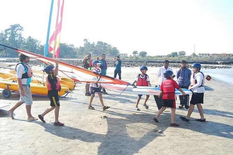 Apprendre la planche à voile à Mandwa Alibaug