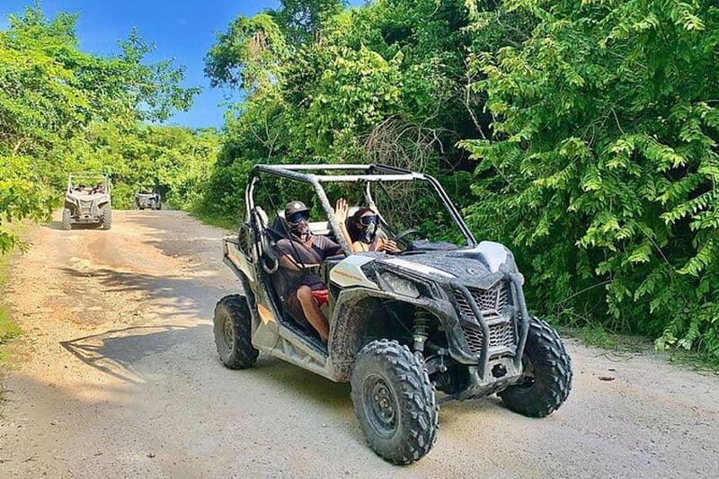 Excursion en buggy à la découverte de Playa del Carmen, avec baignade dans une cénote et visite d'un village maya