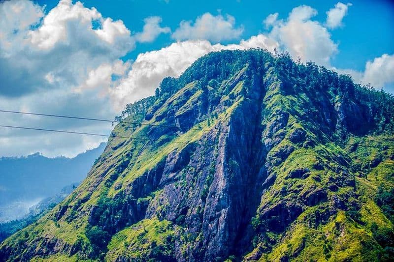 Randonnée et tyrolienne Little Adam's Peak d'Ella