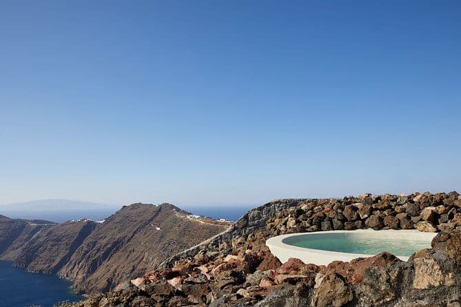 Spa volcanique avec vue sur la caldeira pour les couples ultra-romantiques