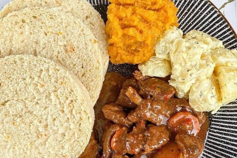 Dîner-théâtre à Frank Johnson Avenue