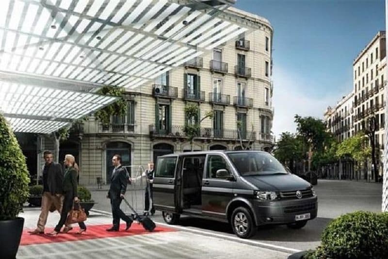 Transfert privé aller-retour: Aéroport Chopin de Varsovie (WAW)