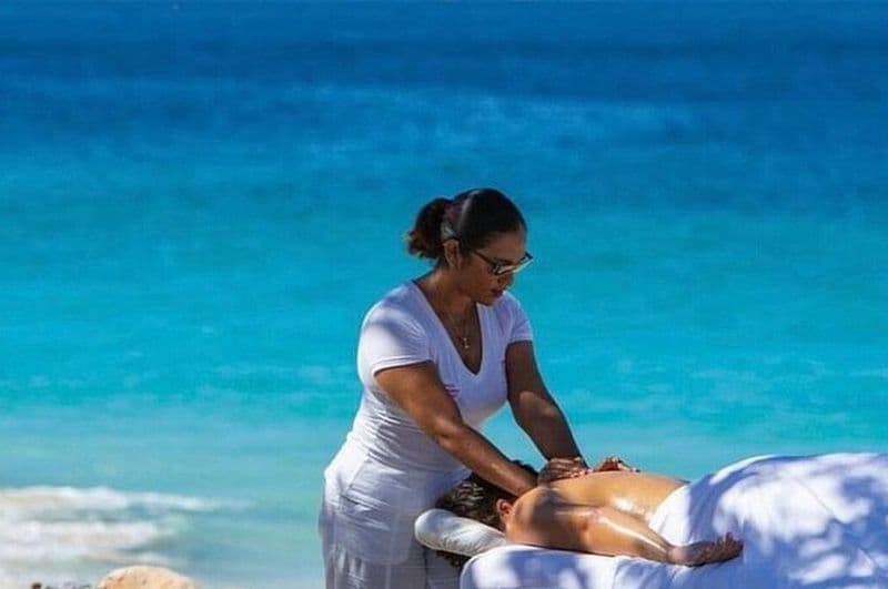 Seven Miles plage avec massage suédois et Rick's café avec pick-up