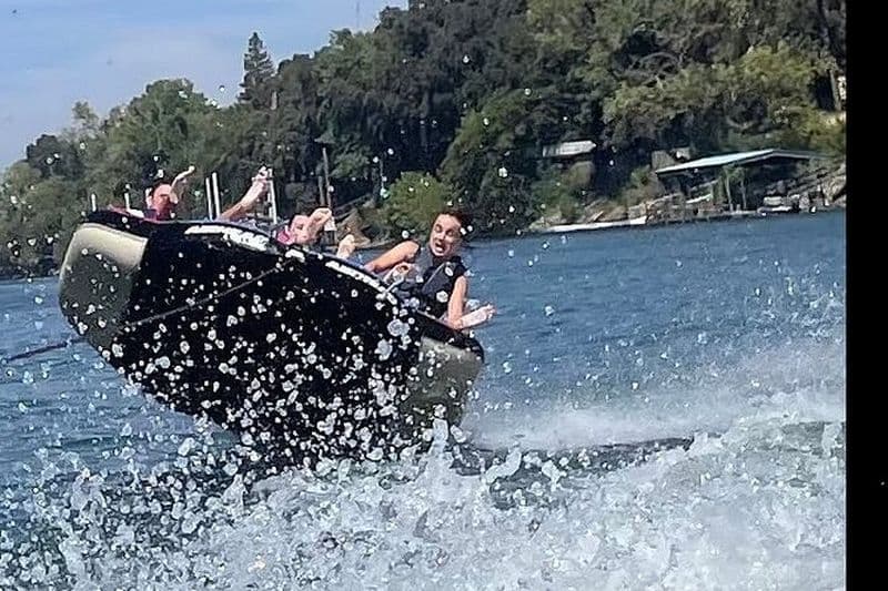 Old Sacramento Boat Tubing Fun Journée complète de location