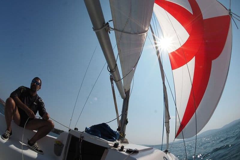 4 heures d'initiation à l'expérience de voile près de Sozopol