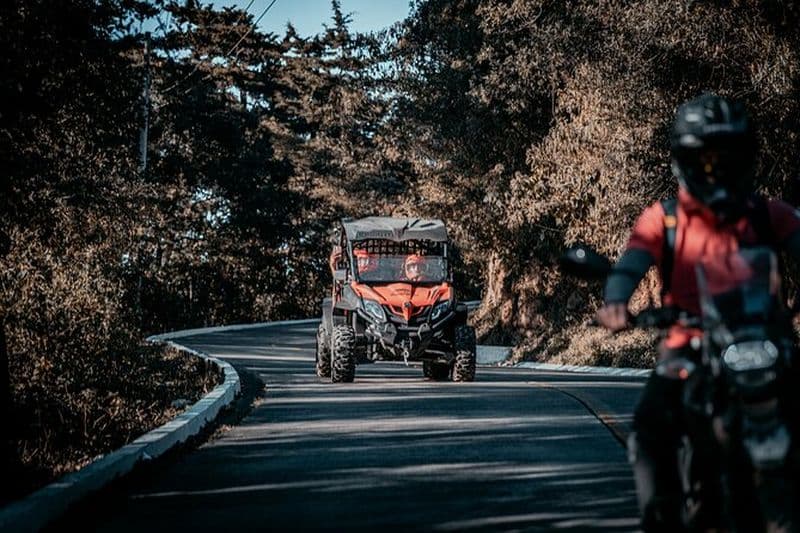 Visite privée à Hobbitenango en mule et buggy