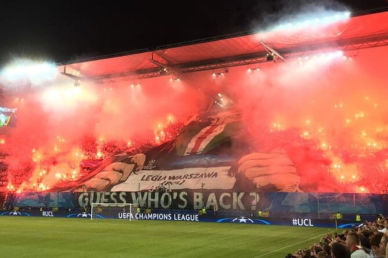 Visite du stade Legia et du musée de la vodka à Varsovie